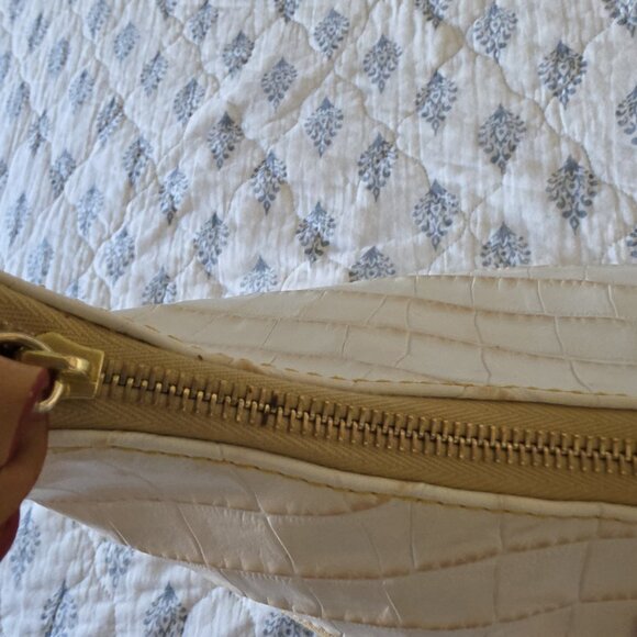 Dooney & Bourke Croco Embossed Leather Hobo Shoulder Bag Ivory Tan Trim - Picture 9 of 16